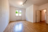 1. Zimmer mit viel Platz