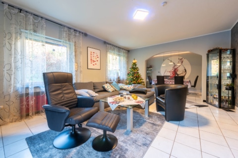 Wohnen im Grünen: Gepflegte Doppel­haus­hälfte mit großem Garten und Pool in Essen-Fischlaken, 45239 Essen / Fischlaken, Doppelhaushälfte