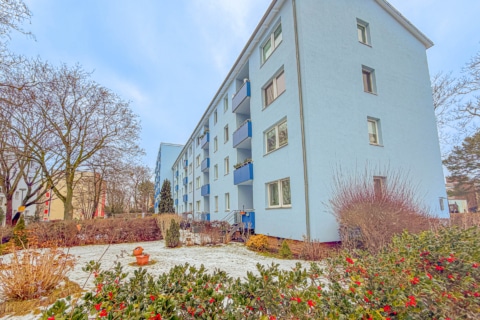 Gepflegte 2-Zimmer-Wohnung mit Garten­anteil nähe U-Bahn, 13599 Berlin, Erdgeschosswohnung