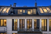 Architekten-Maisonette mit Glasfront, Dachterrasse & Lift direkt in die Wohnung