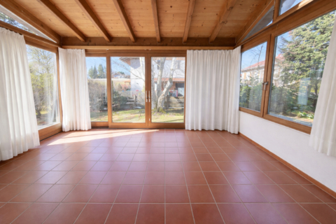 Charmantes Haus mit Entwicklungspotenzial für die kleine Familie, 83607 Holzkirchen, Doppelhaushälfte