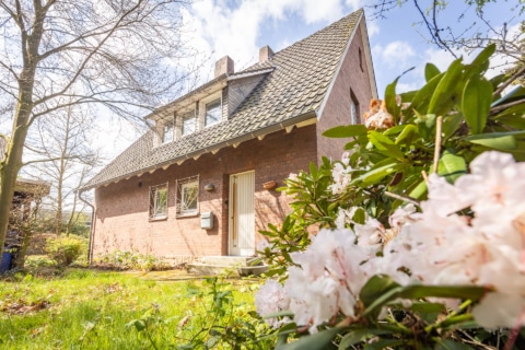 Zeitlos wohnen in bester Umgebung – Gepflegtes Einfa­mi­li­enhaus mit Charakter!, 49477 Ibbenbüren, Einfamilienhaus