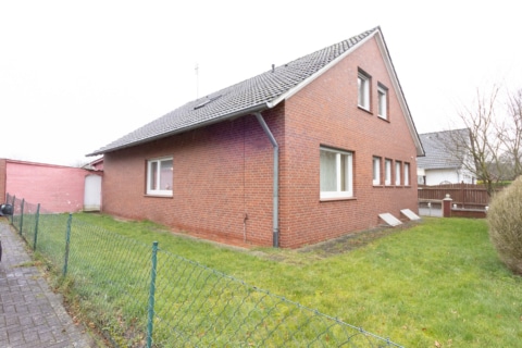 Viel Platz, viele Möglich­keiten- Einfa­mi­li­enhaus mit Zweifamilienoption, 49610 Quakenbrück, Einfamilienhaus