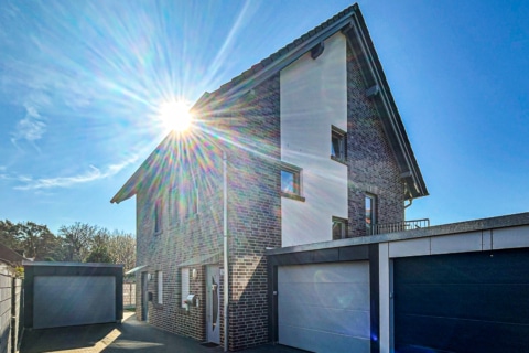 HAUS-IM-HAUS-GEFÜHL – MODERNE MAISONETTEWOHNUNG MIT GARTEN, 48268 Greven, Maisonettewohnung