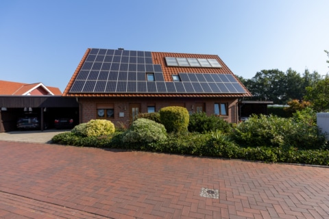 „Energie­ef­fi­zi­entes Einfa­mi­li­enhaus mit Einlie­ger­wohnung, günstige Landes­för­derung möglich&nbsp;!, 27232 Sulingen, Zweifamilienhaus