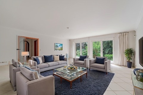 Wohnen im Grünen – Charmante Eigen­tums­wohnung in ruhiger Lage von Essen-Byfang, 45257 Essen / Byfang, Erdgeschosswohnung