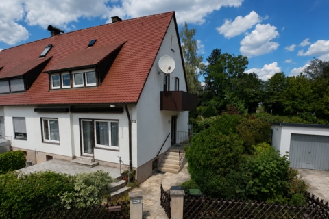 Wohnen mit Parkblick - Praktische 5-Zimmer Doppel­haus­hälfte in der Kettelersiedlung, 90469 Nürnberg, Doppelhaushälfte
