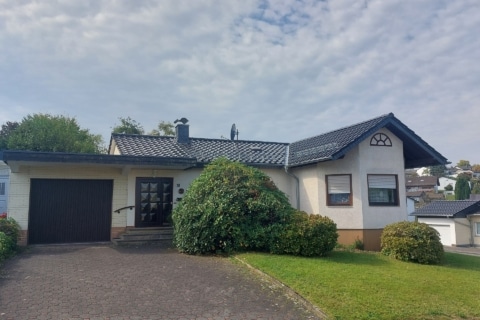 Ihr Zuhause auf einer Ebene - ein Bungalow zum Wohlfühlen, 51674 Wiehl, Einfamilienhaus