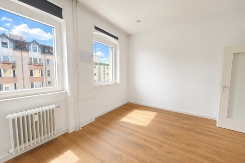Sofort bezugsfrei - Zentrale Wohnung in Spandau für Singles, Pendler oder Kapitalanleger, 13595 Berlin, Etagenwohnung