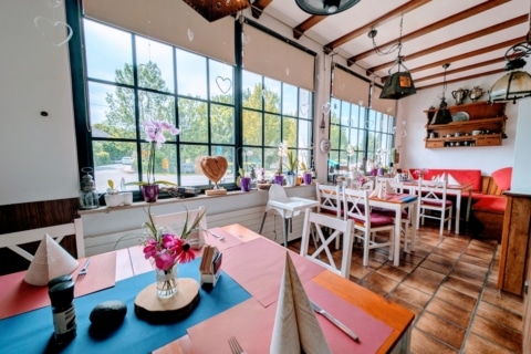 Gastro­no­mie­objekt mit traum­hafter Wohnung – Leben, Arbeiten und Genießen vereint!, 51588 Nümbrecht, Gastronomie und Wohnung