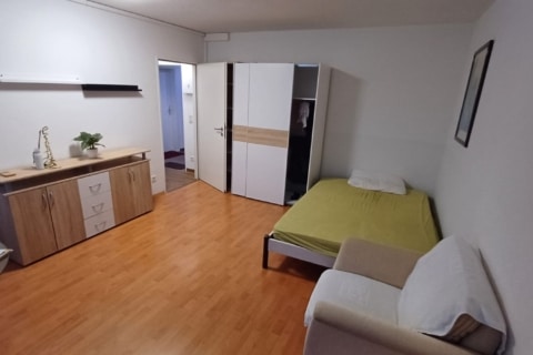 Provi­si­onsfrei - 1-Zimmer­apartment, viele Chancen - Direkt am Plärrer 8 Nürnberg, 90429 Nürnberg, Etagenwohnung