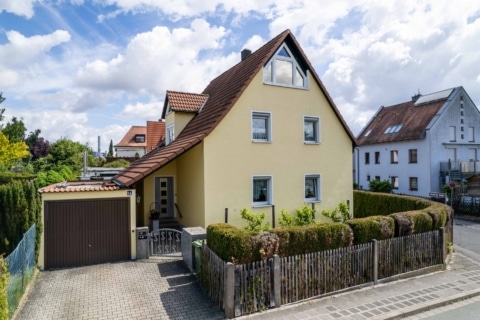 Start frei für Ihre Familie - freiste­hendes Einfa­mi­li­enhaus in Unterweihersbuch, 90547 Stein bei Nürnberg, Einfamilienhaus