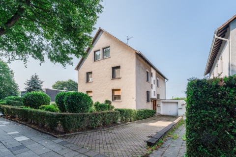 Attrak­tives 4-Famili­enhaus - Rendite & Eigenheim vereint !, 45134 Essen / Stadtwald, Mehrfamilienhaus