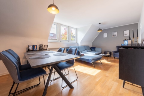 Helle Dachge­schoss­wohnung in gepflegtem 3-Parteienhaus, 45130 Essen, Dachgeschosswohnung