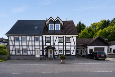 Fachwerk­liebe neu gedacht, 51647 Gummersbach, Doppelhaushälfte