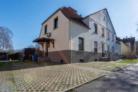 Wohnen im Grünen: Doppel­haus­hälfte mit zwei Wohnein­heiten und Gartenidylle, 45327 Essen / Katernberg, Doppelhaushälfte