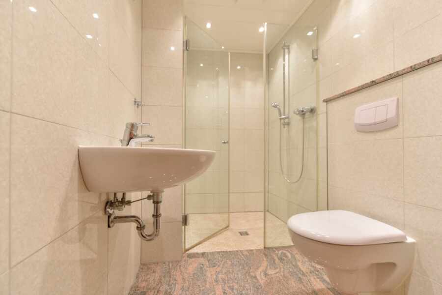 Modern, schick und ruhig Wohnen - Badezimmer 1