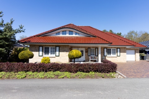Archi­tektur trifft Luxus- Wohnen neu erleben, 49762 Sustrum / Neusustrum, Bungalow