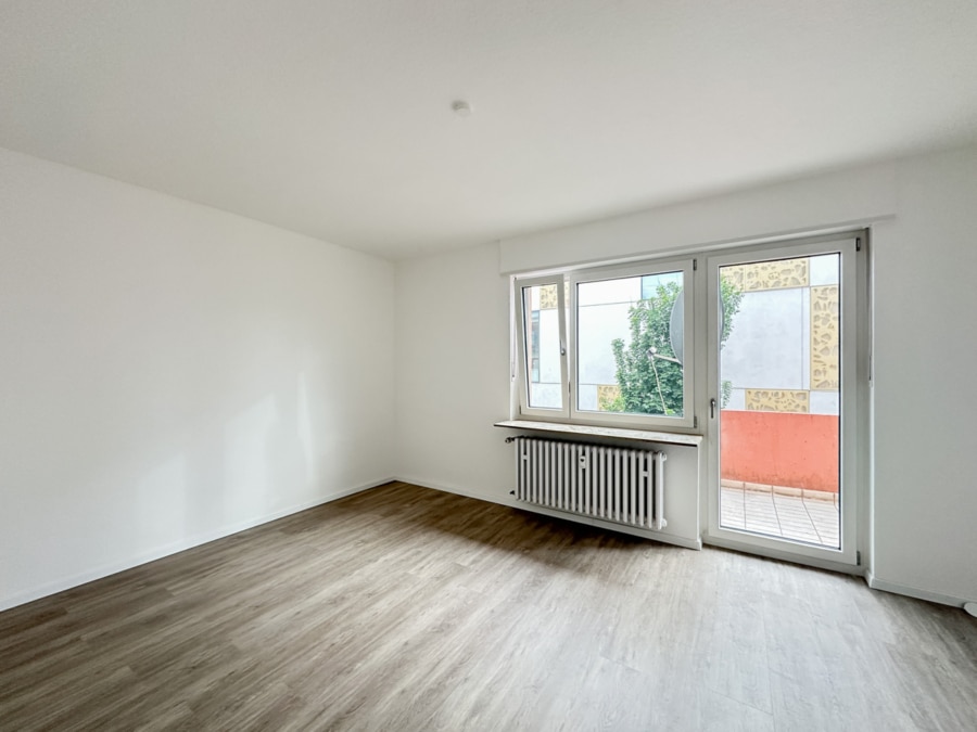 Zimmer (II) - Komplett renoviert – sofort einziehen