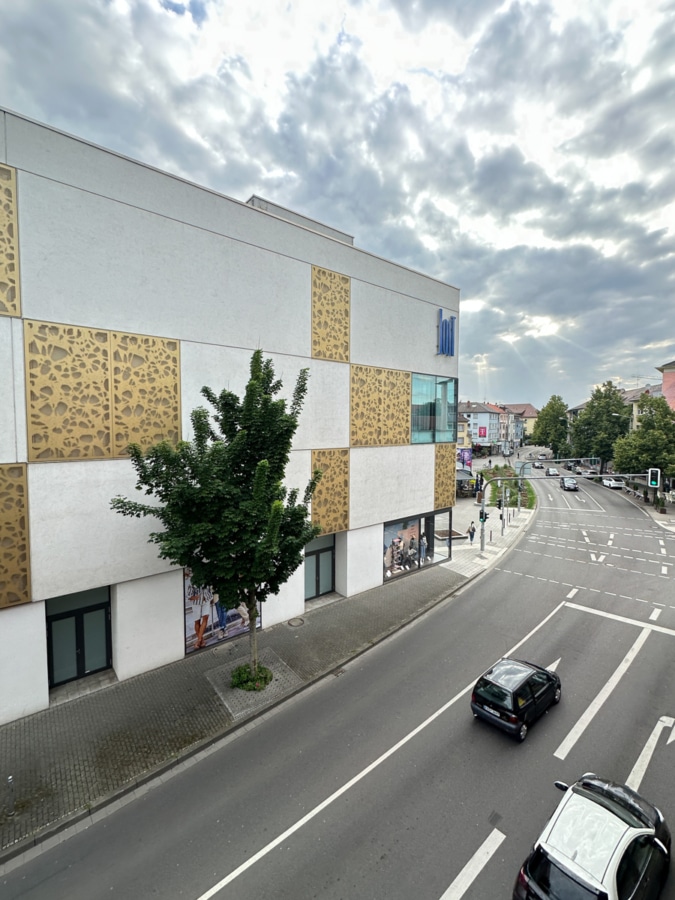 Ausblick (I) - Komplett renoviert – sofort einziehen