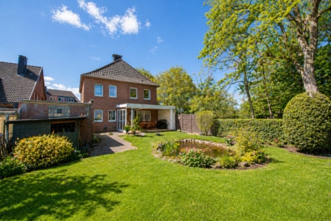 Famili­en­freund­liches Zuhause mit traum­haftem Garten!, 44534 Lünen / Alstedde, Einfamilienhaus