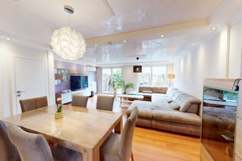 „Ankommen & wohlfühlen: Liebevoll gepflegtes Reihen­mit­telhaus mit Dachterrasse, 90513 Zirndorf, Reihenmittelhaus