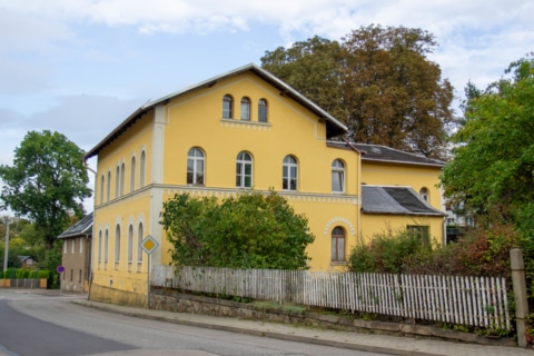 Denkmal­ge­schütztes Mehrfamilienhaus, 09232 Hartmannsdorf, Mehrfamilienhaus