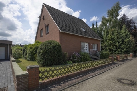 Flexibles Einfa­mi­li­enhaus in Diepholz mit Zweifamilien-Potenzial!, 49356 Diepholz, Einfamilienhaus