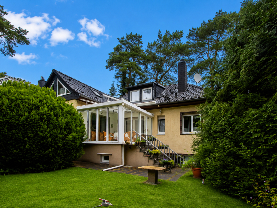 Wintergarten Außen KI