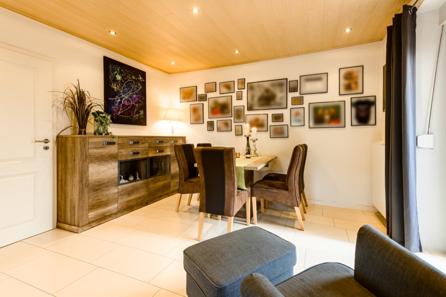 Esszimmer - Zweifamilienhaus mit Ausbaureserve, Werkstatt und großem Garten - Viel Platz, viele Möglichkeiten