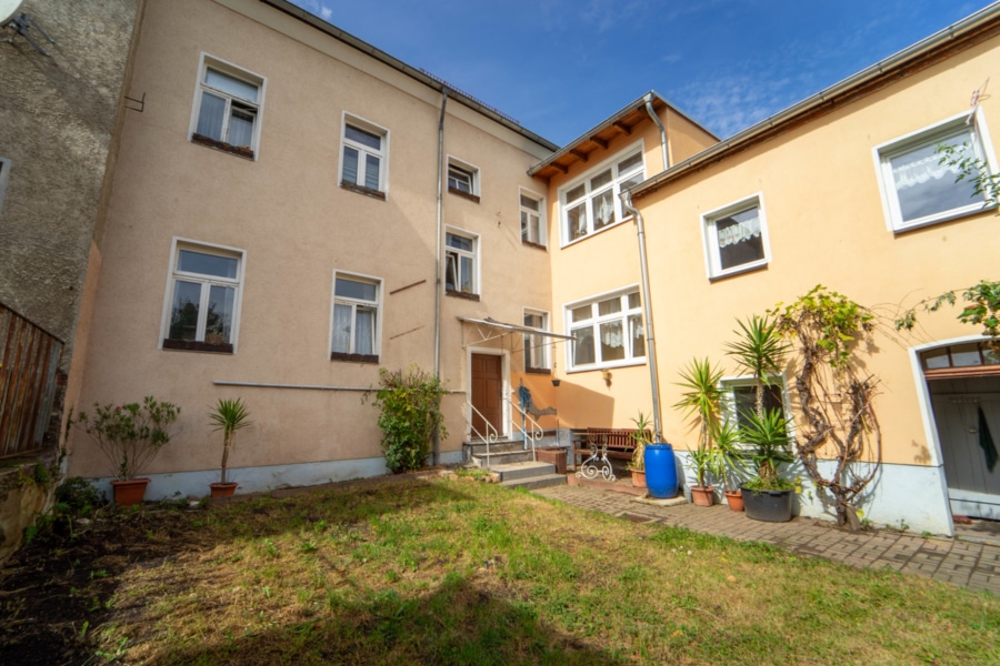 Hinterausgang - Viel Platz mit Potenzial!