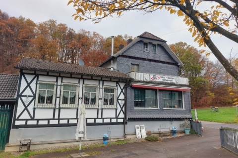 Wohnkomfort und Gastro­nomie vereint – Ihre Chance auf Genuss und Lebensqualität!, 51588 Nümbrecht, Haus