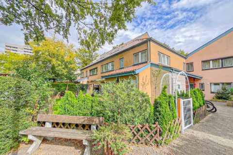 Dachge­schoss-Idylle für Familien – 4 Zimmer nahe Spandauer Forst, 13587 Berlin / Hakenfelde, Etagenwohnung